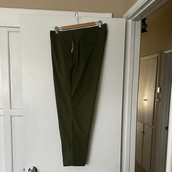 GAP Factory Women’s Downtown Olive Khaki Chinos :: Size 20 - Picture 4 of 7